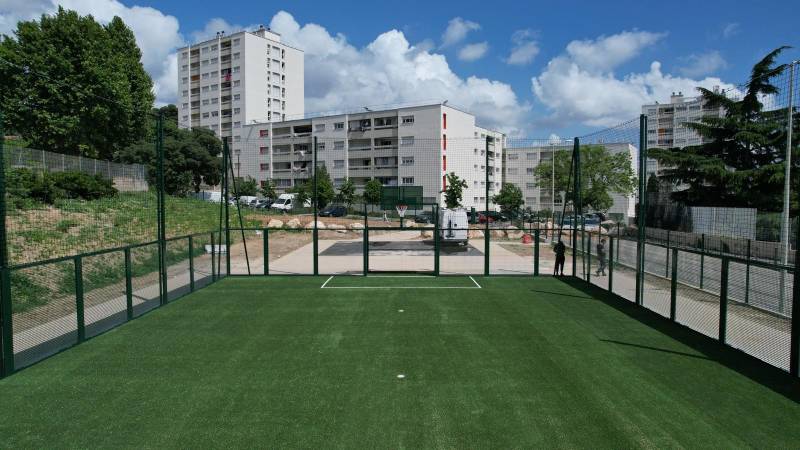 Infrastructure haut de gamme de terrain multisports à Marseille
