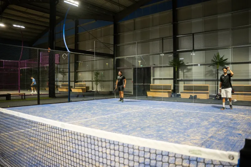 Univers Construction – fabricant et installateur de terrains de padel en France