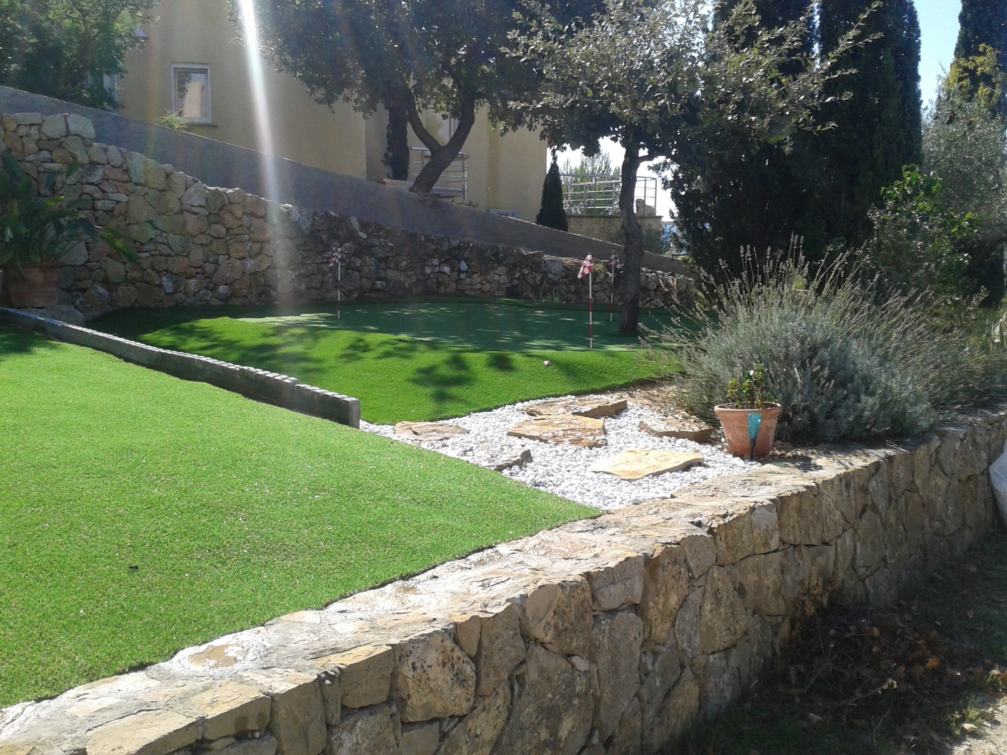 Prix d'une pelouse artificielle et demande de devis gratuit pour une pose à Toulon