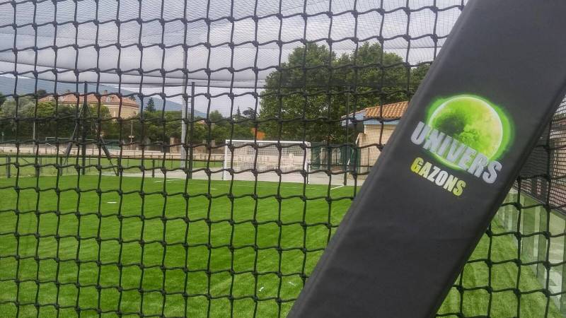 Installation d'un terrain de football outdoor en gazon synthétique pour la mairie de Capendu (Aude)