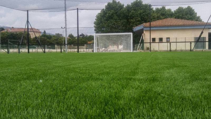 pose d'un terrain multisports près de Carcassonne