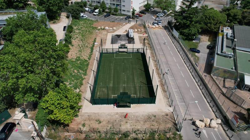 Installation de gazon synthétique multisports à Marseille