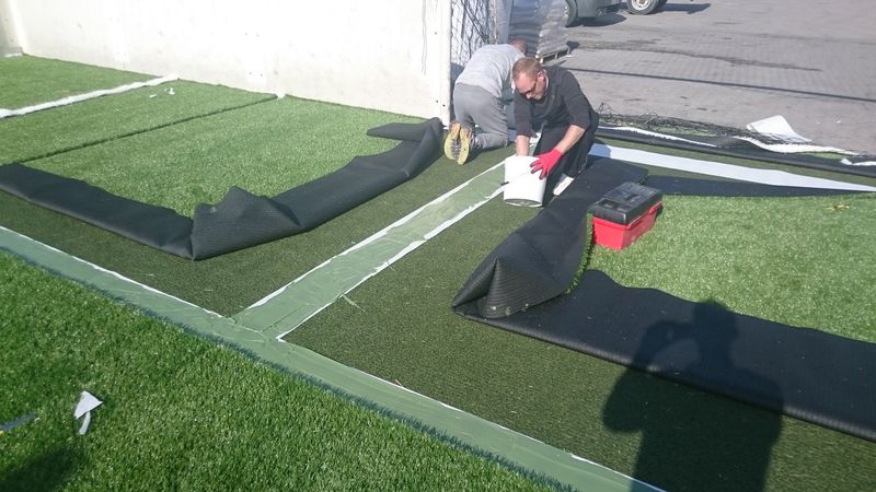 Pose de pelouse artificielle dernière génération pour football à Marseille