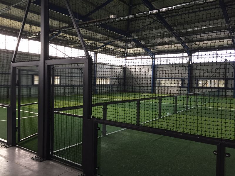 Pose d'un infrastructure de foot salle à Grenoble