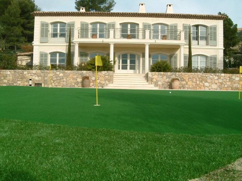 poseur de gazon synthétique à Aix en Provence