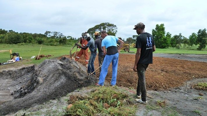 Installation de greens synthétiques sur un Golf 18 trous au Gabon