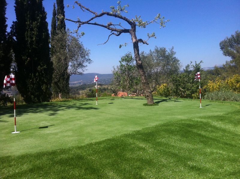 Creation de putting green synthétique au Castellet, Var, 83