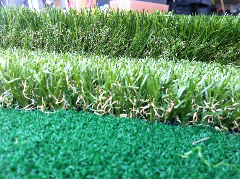 Pré-green pour putting green synthétique de golf