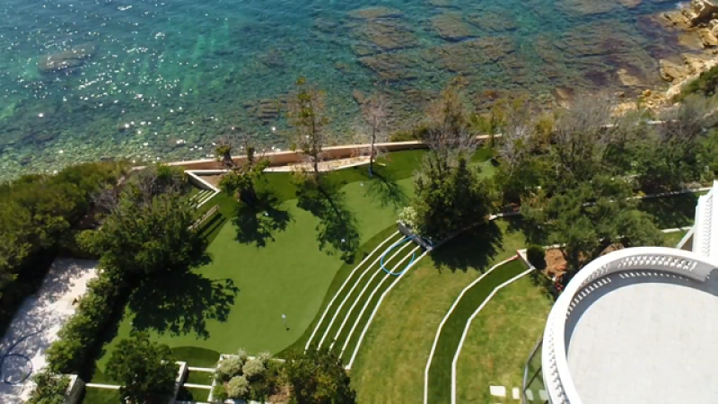 pose d'un gazon synthétique pour le golf et le jardin près de Marseille