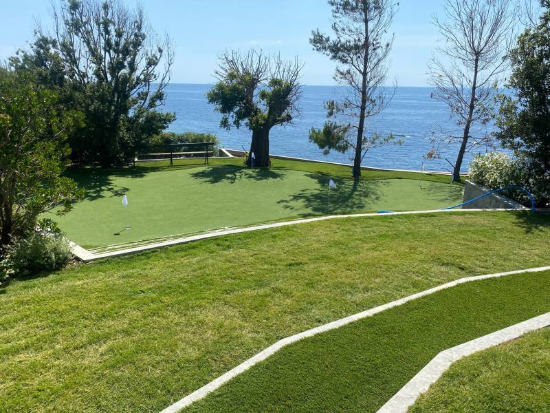 installation d'une pelouse artificielle pour putting green à Sanary sur mer
