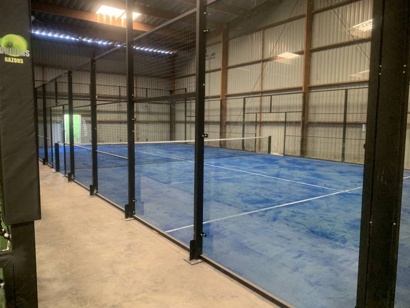 poseur de de court de padel à Paris