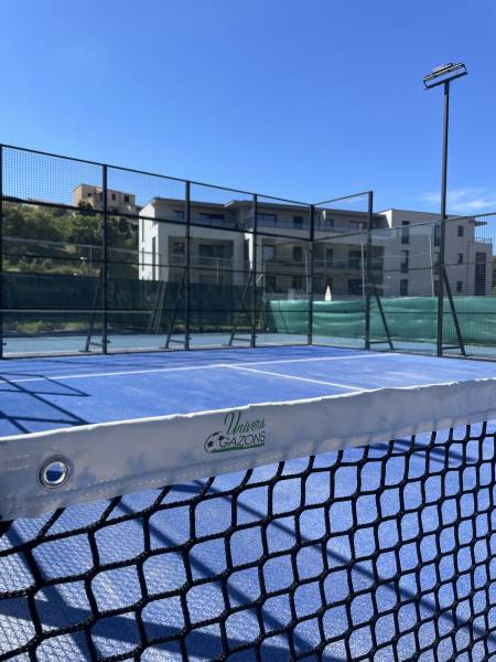Constructeur de court de padel en Corse