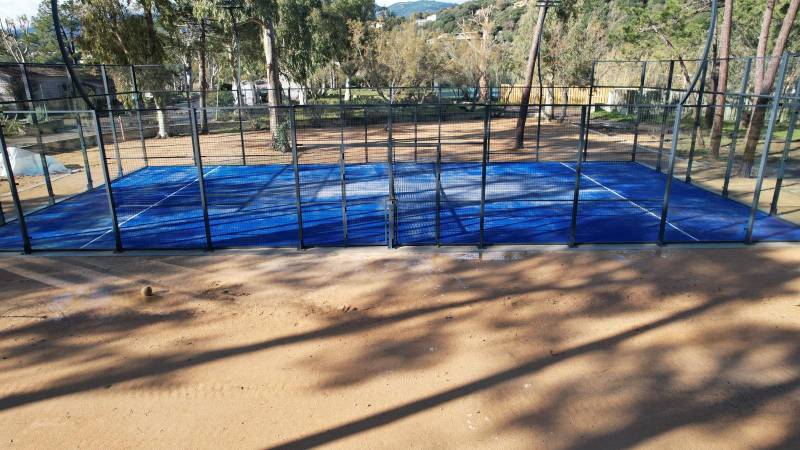 Pourquoi choisir Univers construction comme fabricant de padel en Corse ?