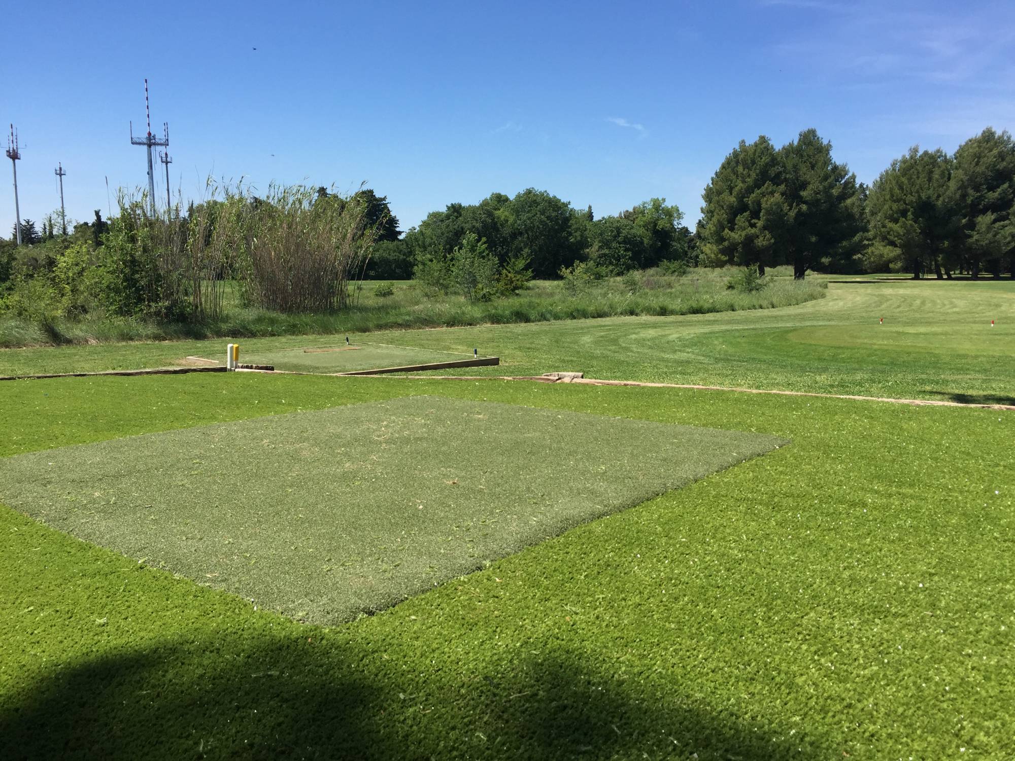 départ synthétique de golf au golf de Salon de provence