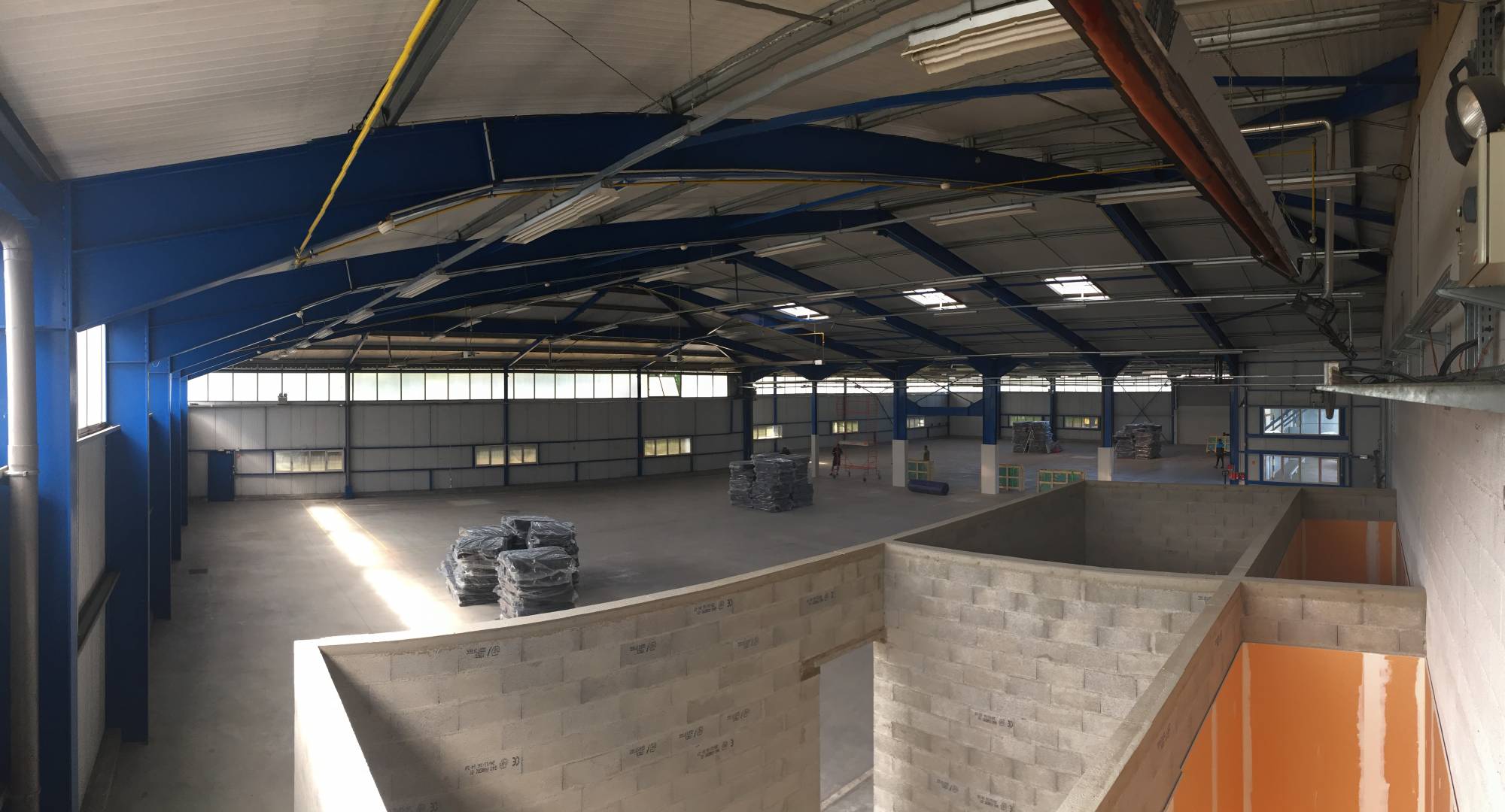 Mise en place d'un gazon synthétique pour le pro soccer Five à Grenoble