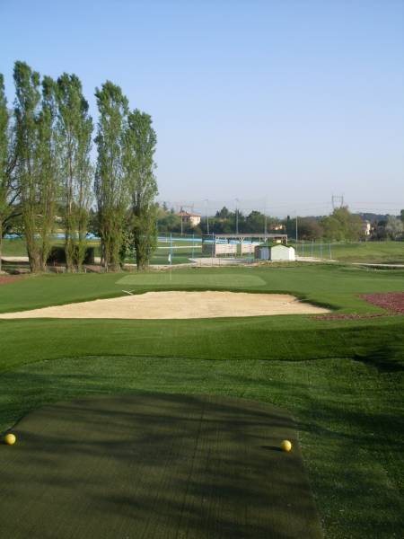 Golf synthétique avec pitch and putt à Bouc Bel Air Bouches du Rhône