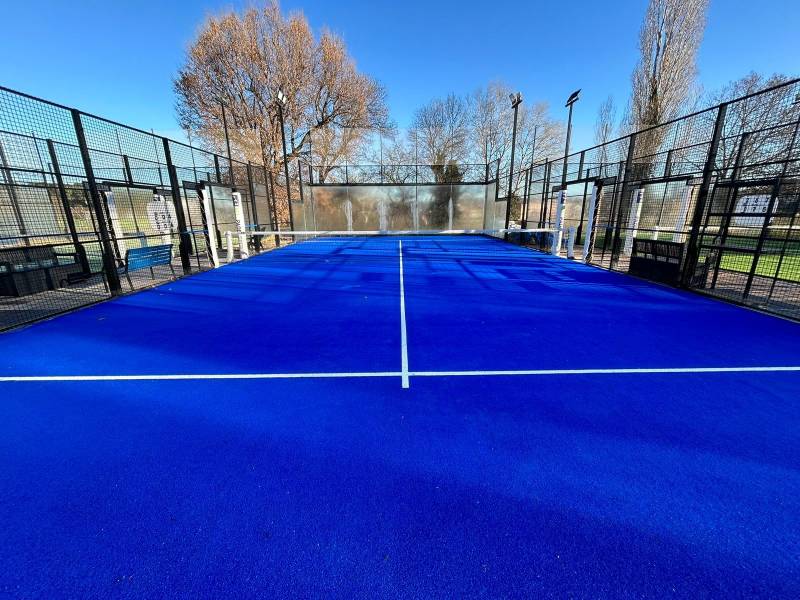 Pelouse artificielle dernière génération pour padel pour le centre All in padel Sports à Bouc Bel Air